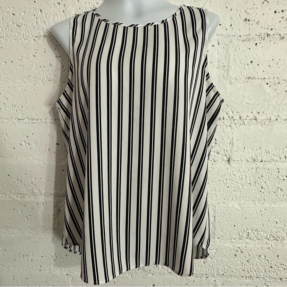 DR2 Womens Top M Black White Striped Sleeveless Blouse BD7